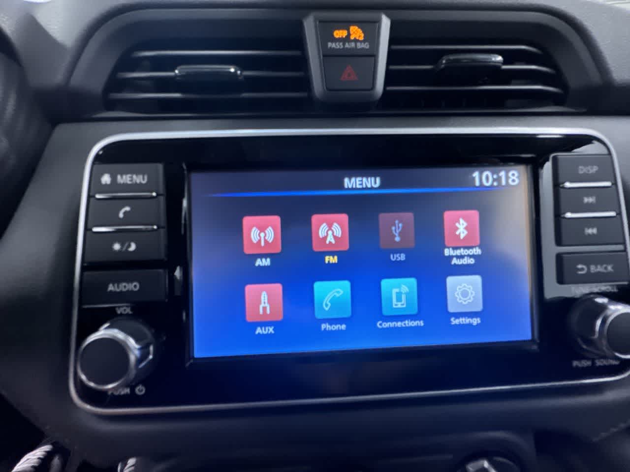 Vehicle image 25 of 40
