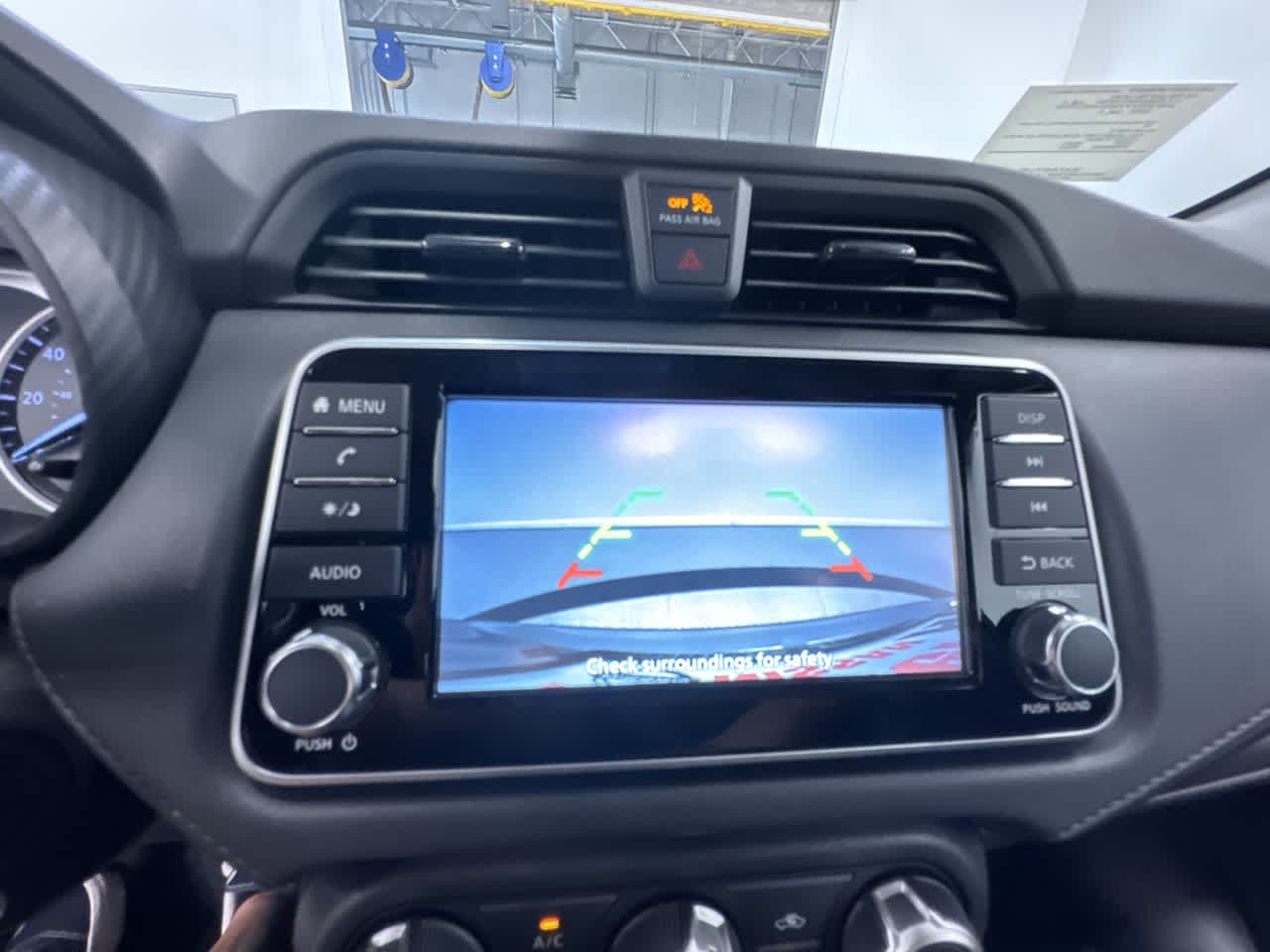 Vehicle image 23 of 40