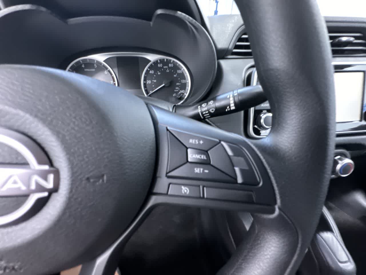 Vehicle image 21 of 40