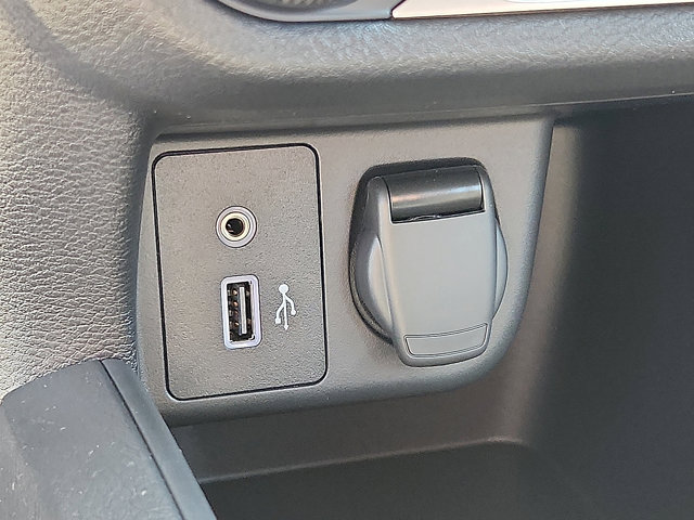Vehicle image 14 of 16
