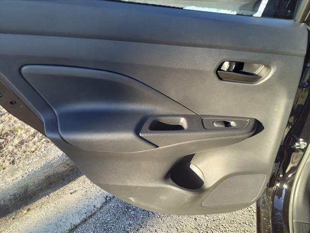 Vehicle image 8 of 13