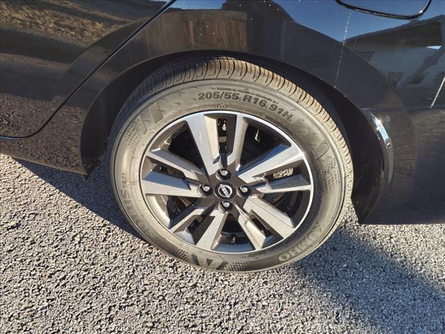 Vehicle image 4 of 13