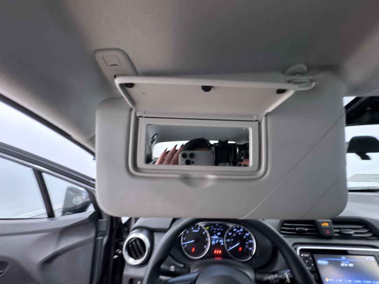 Vehicle image 19 of 40