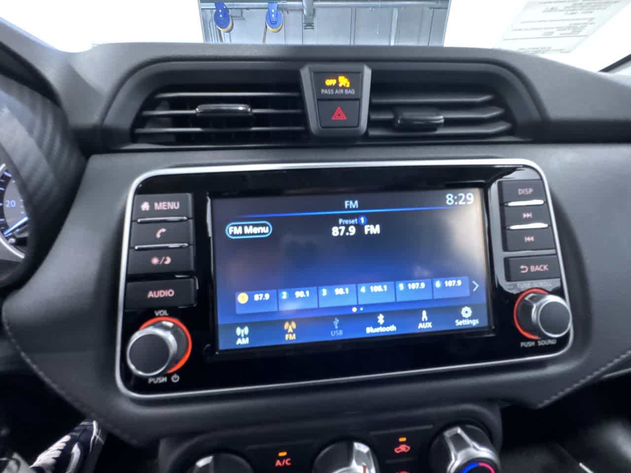 Vehicle image 23 of 40