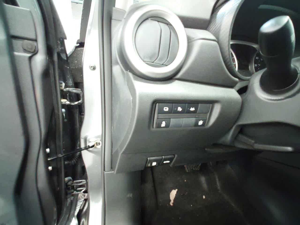 Vehicle image 16 of 40