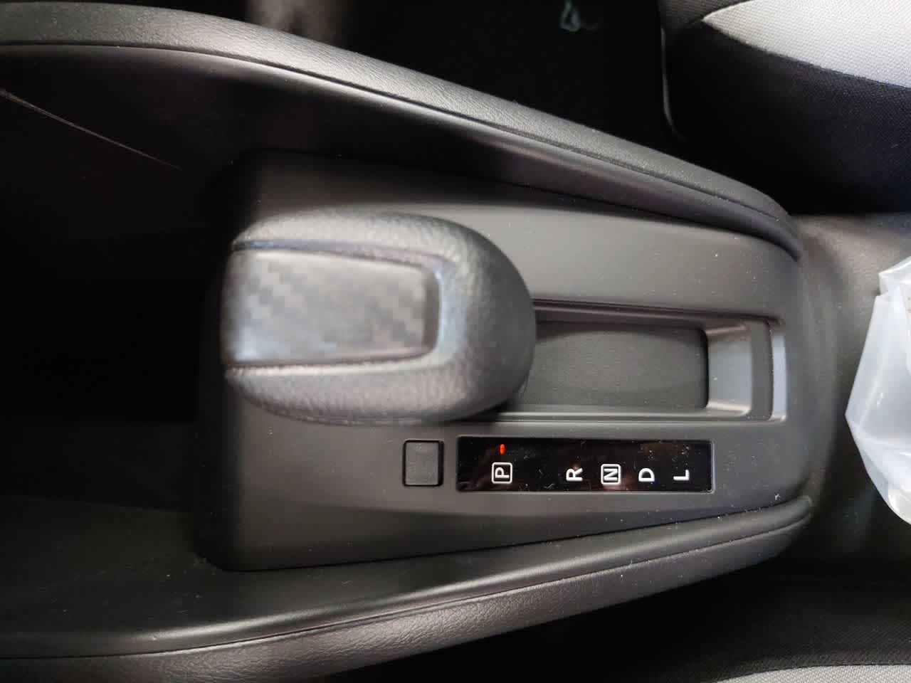 Vehicle image 27 of 40