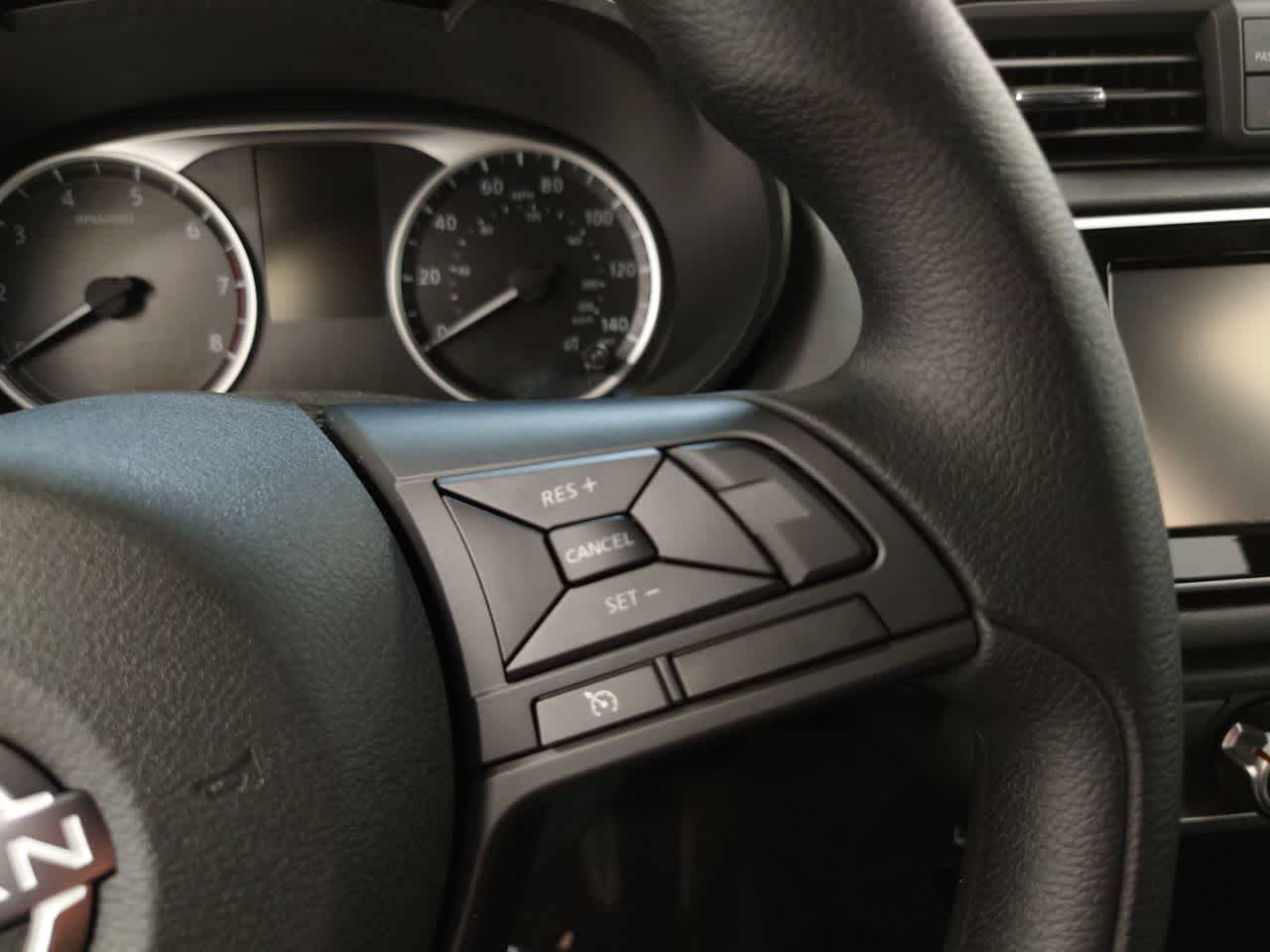 Vehicle image 21 of 40