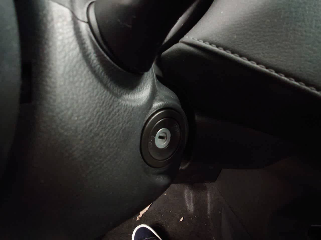 Vehicle image 17 of 40