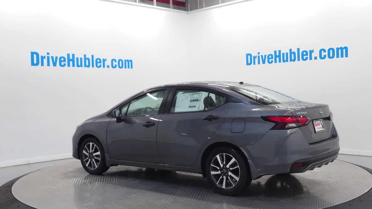 Vehicle image 8 of 40