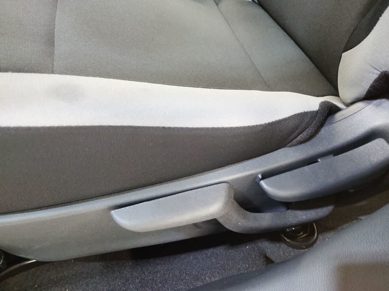 Vehicle image 13 of 40