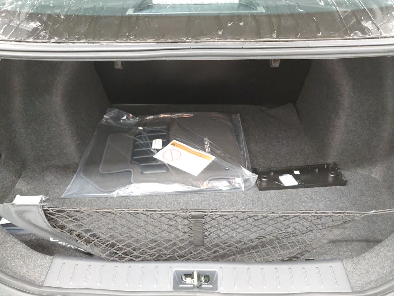 Vehicle image 38 of 40