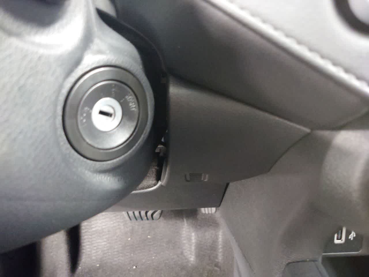 Vehicle image 17 of 40