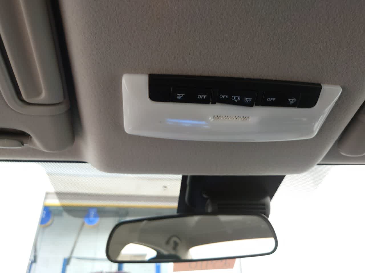 Vehicle image 29 of 40