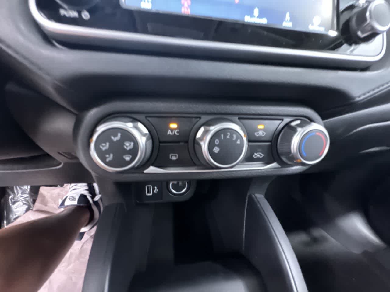 Vehicle image 20 of 40
