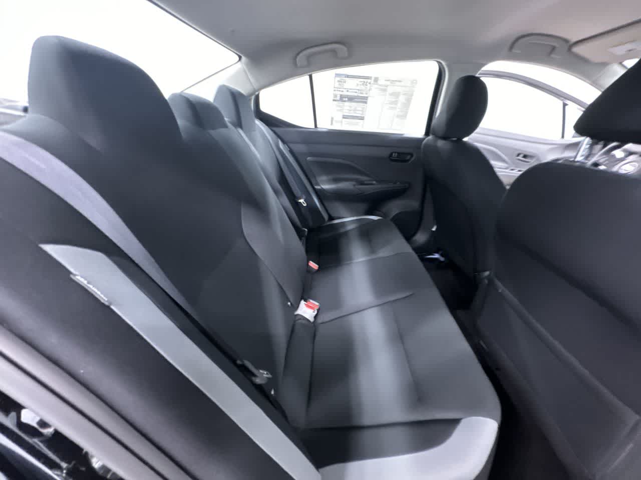 Vehicle image 11 of 40