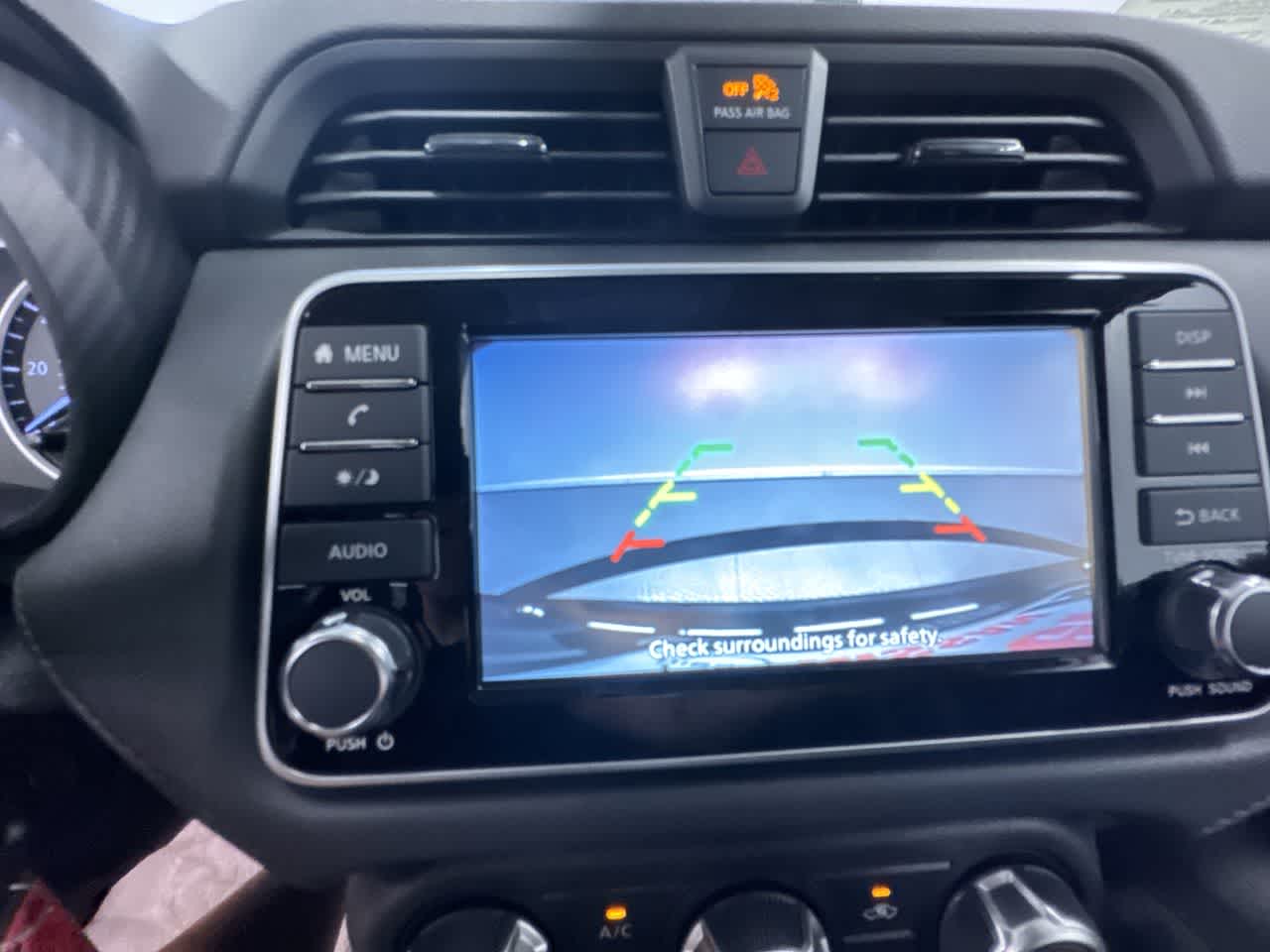 Vehicle image 22 of 40