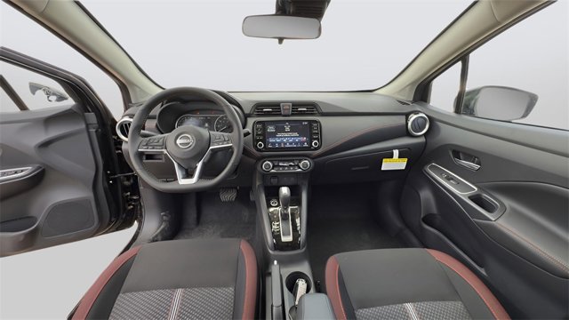 Vehicle image 16 of 18