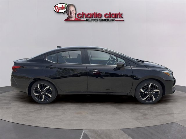 Vehicle image 5 of 18