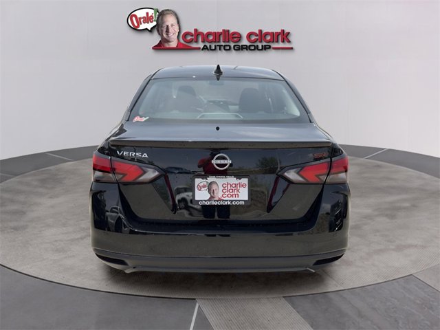 Vehicle image 7 of 18