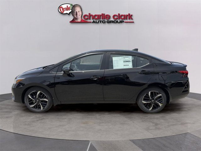 Vehicle image 9 of 18