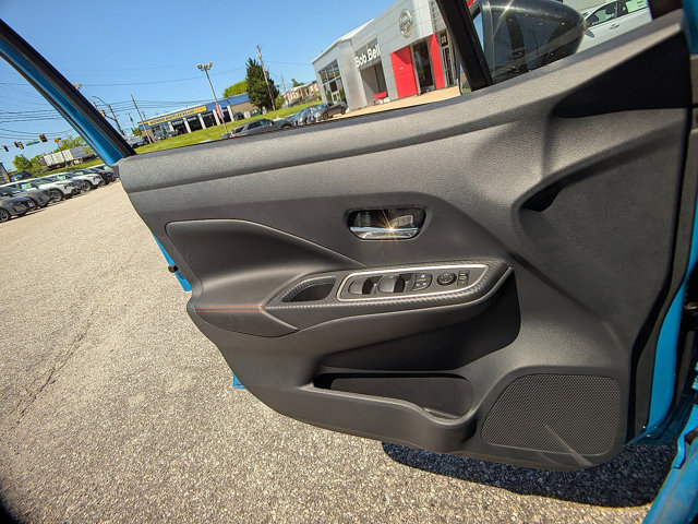 Vehicle image 18 of 27