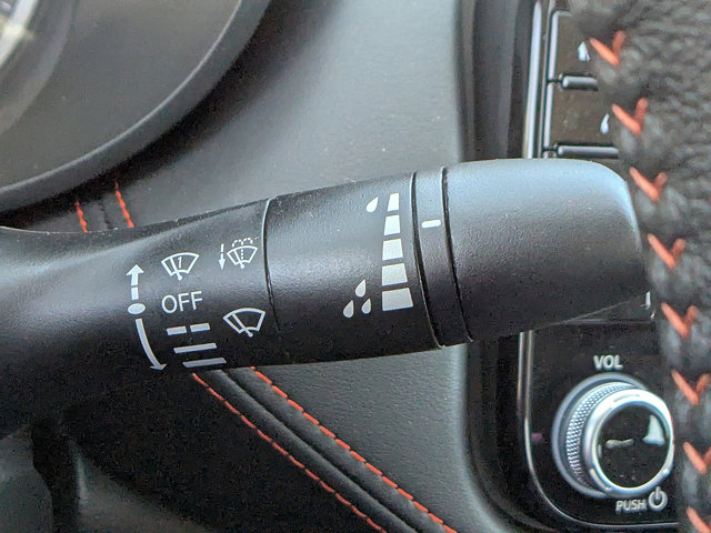 Vehicle image 21 of 27