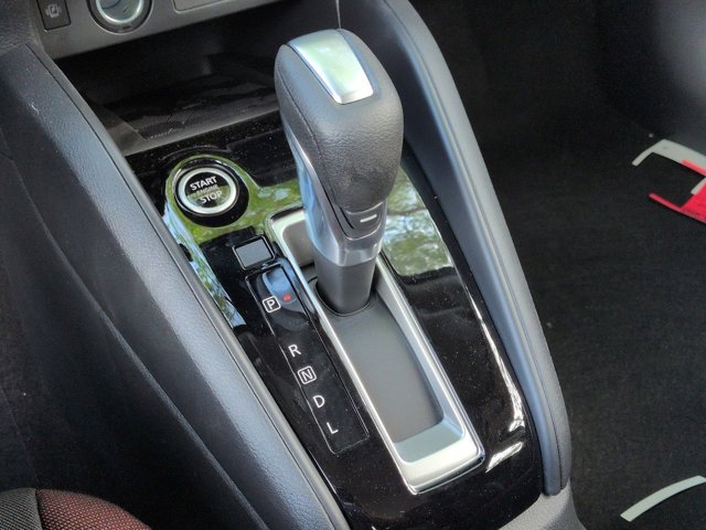 2025 Nissan Versa SR Image 12 of 15