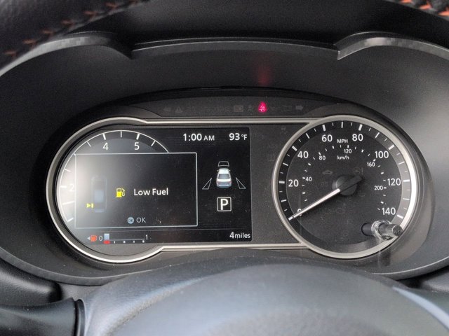 2025 Nissan Versa SR Image 9 of 15