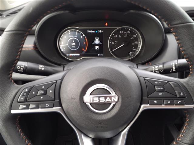 Vehicle image 10 of 13