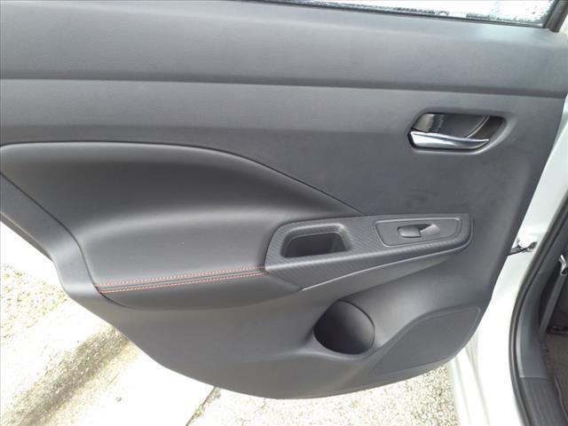 Vehicle image 8 of 13