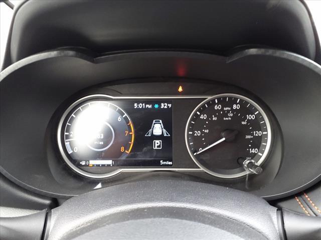 Vehicle image 11 of 13