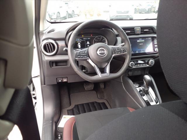 Vehicle image 9 of 13