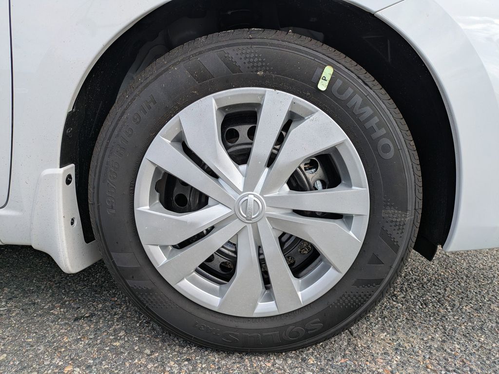 2025 Nissan Versa S Image 10 of 24