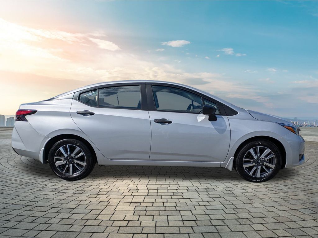 2025 Nissan Versa S Image 5 of 24