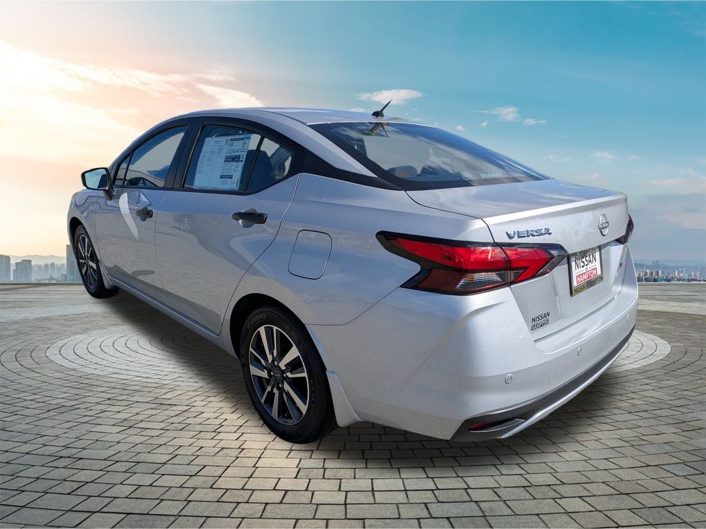 2025 Nissan Versa S Image 8 of 24