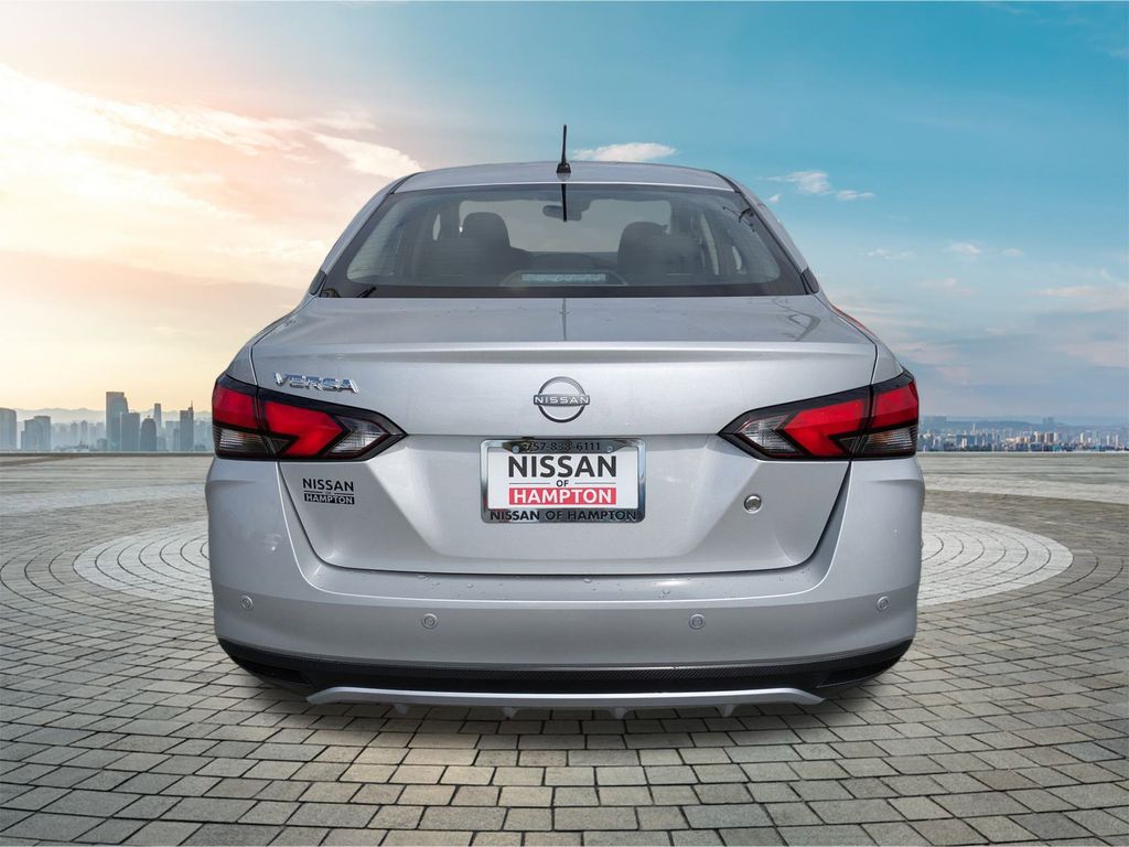 2025 Nissan Versa S Image 7 of 24