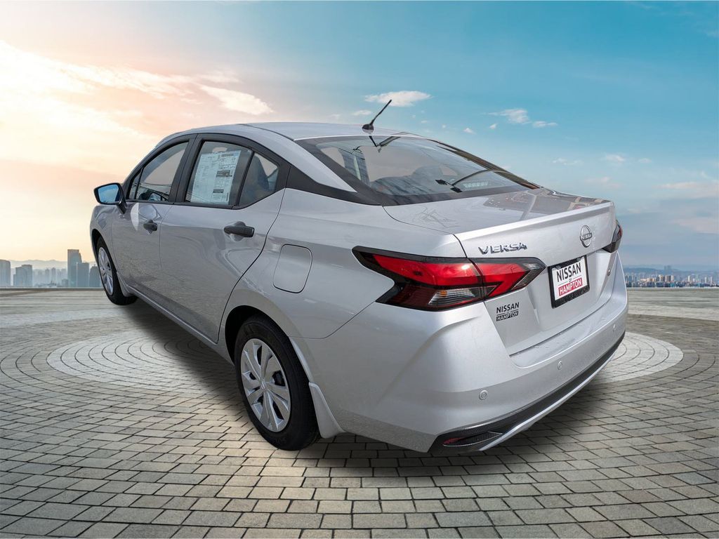 2025 Nissan Versa S Image 8 of 24