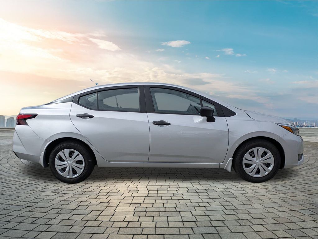 2025 Nissan Versa S Image 5 of 24