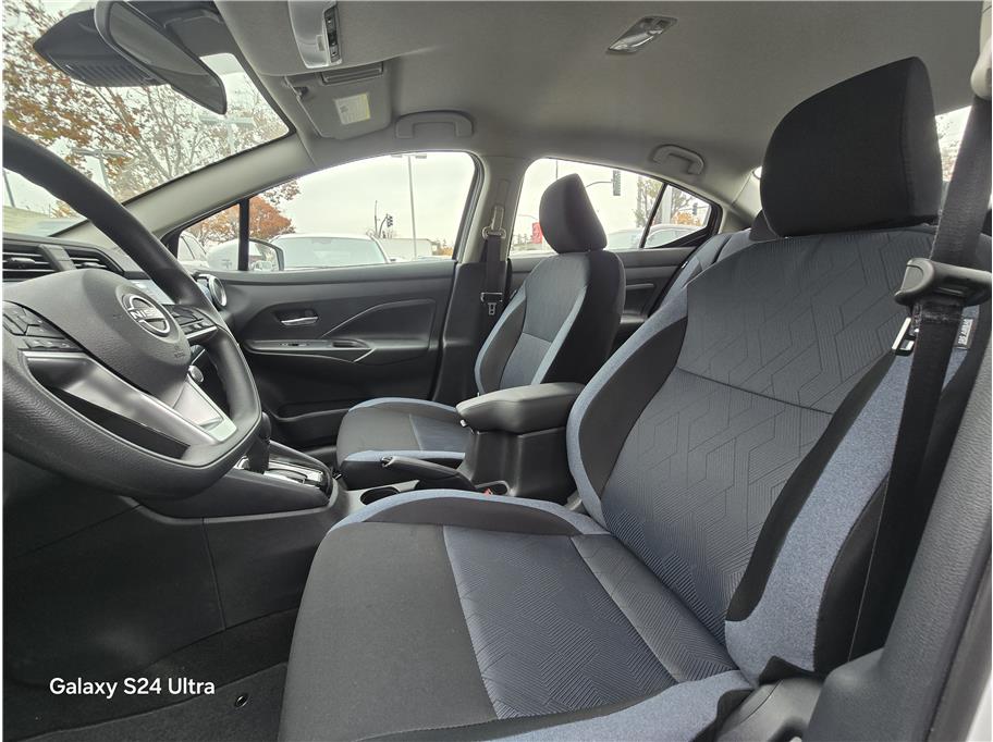 2025 Nissan Versa SV Image 11 of 17