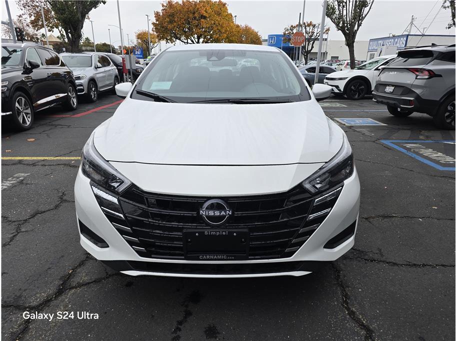 2025 Nissan Versa SV Image 2 of 17