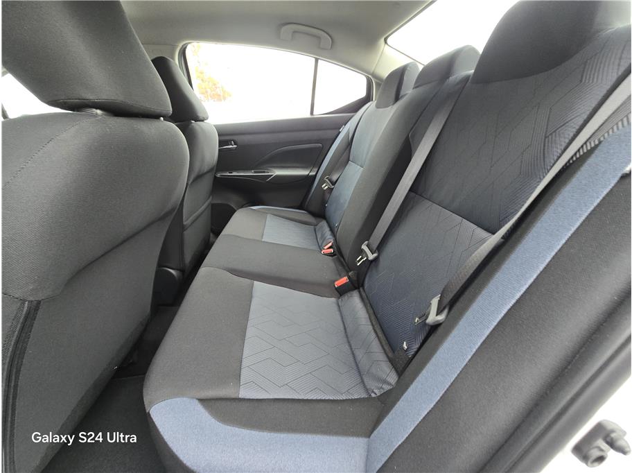 2025 Nissan Versa SV Image 10 of 17