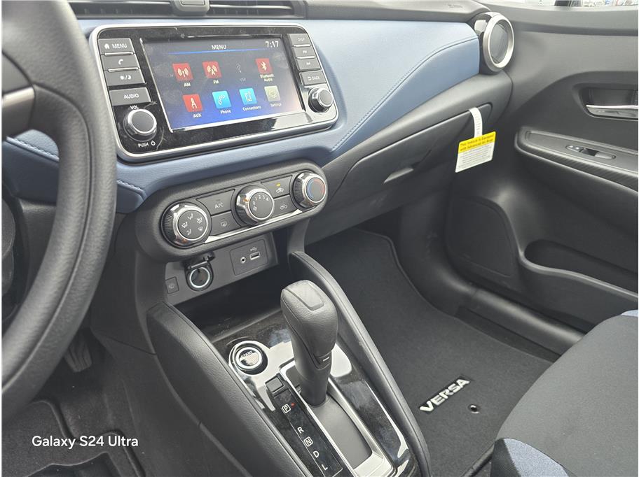 2025 Nissan Versa SV Image 17 of 17