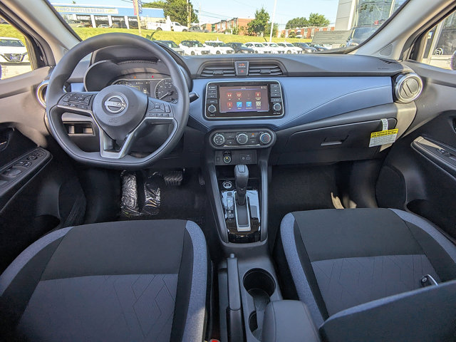 Vehicle image 13 of 28