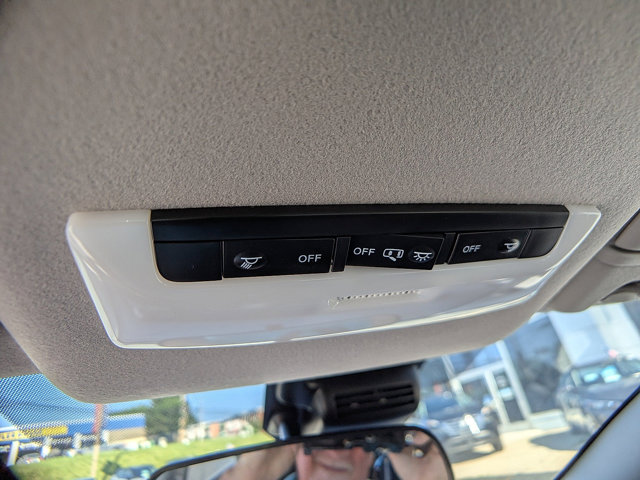 Vehicle image 27 of 28