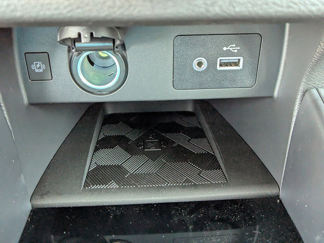 Vehicle image 8 of 28