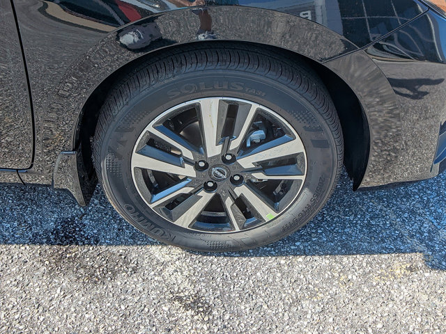 Vehicle image 7 of 28