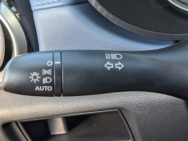 Vehicle image 26 of 28