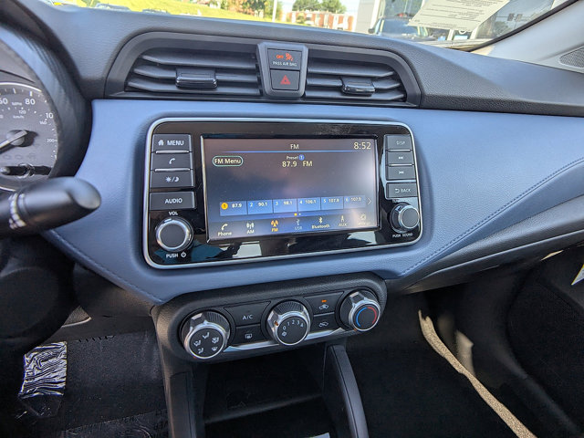 Vehicle image 17 of 29