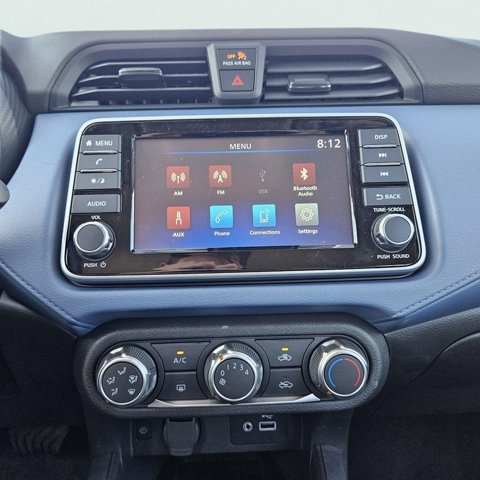 Vehicle image 17 of 20