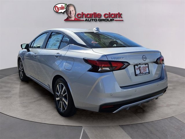 Vehicle image 8 of 20